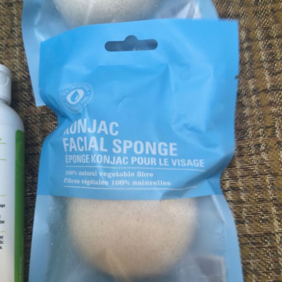 NEW Konjac Sponges & Coconut Fractionated Oil - Picture 5 of 5